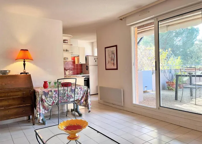 Ce020-b023 3 Pieces 6 Couchages Le Lavandou